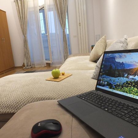 E&C Aparthotel Bucharest Mall, Unirii Area Екстериор снимка